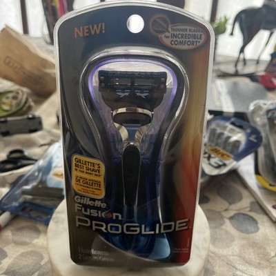 GILLETTE FUSION PROGLIDE MULTIPACK 1 RAZOR AND 2 CARTRIDGES