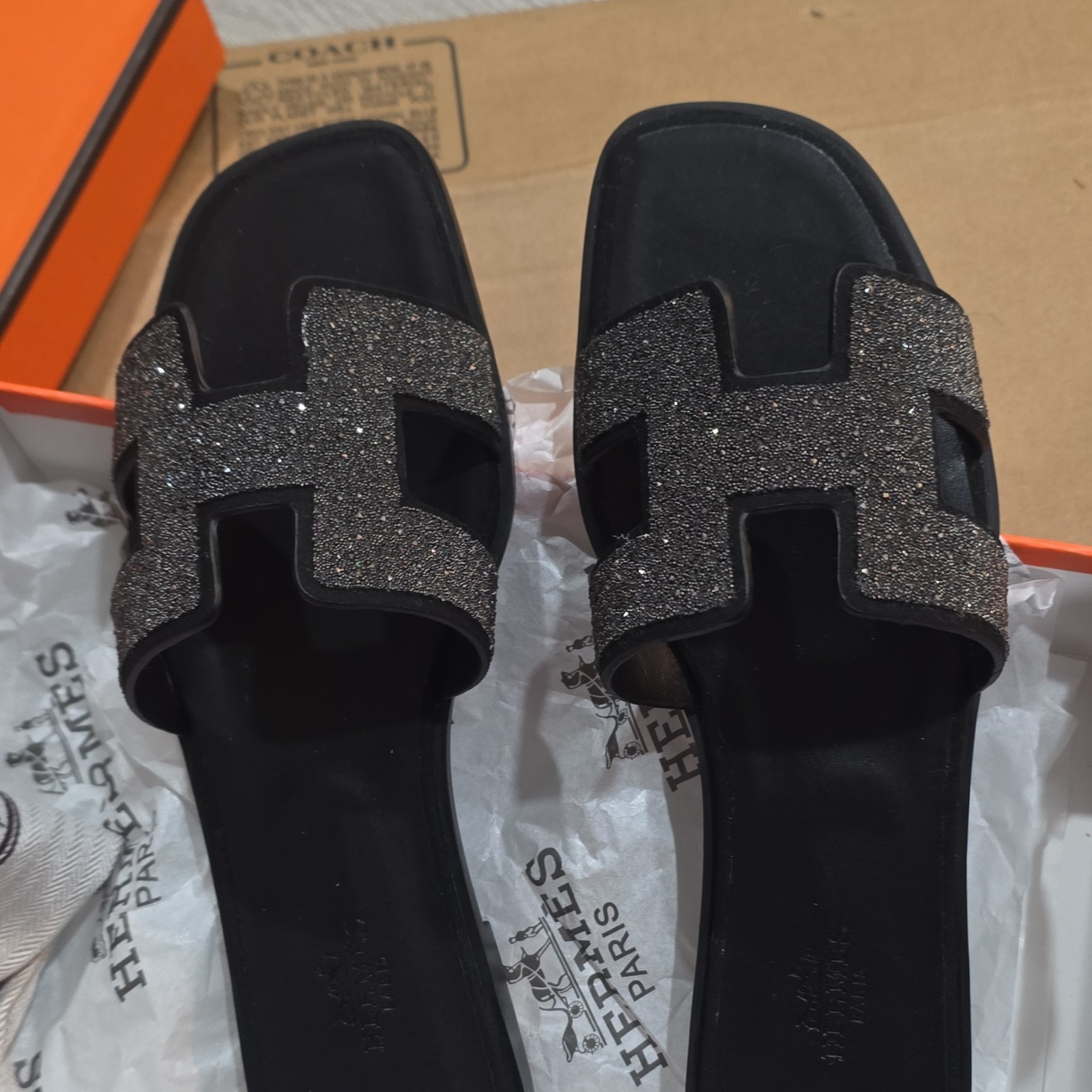 size 38 Hermès sandals flat color black for Women’