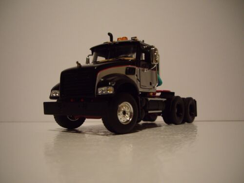 FIRST GEAR 1/50 BLACK, SILVER MACK GRANITE MP DAY CAB WITH SILVER EAST END DUMP - Picture 4 of 12