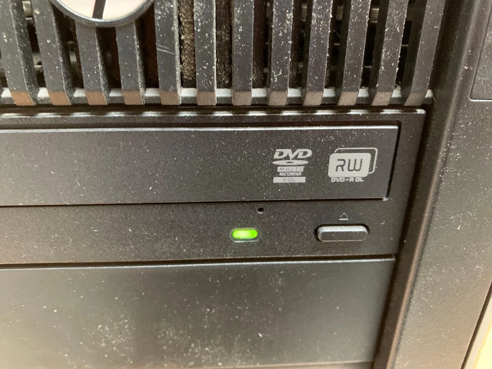 PC estación de trabajo HP Z820 doble Intel Xeon 2,7 GHz 32 GB Foto 3 de 4