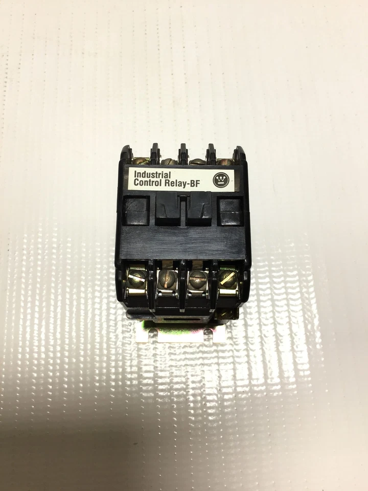 Relé de control industrial Westinghouse 765A857G01 300 VCA 10 amperios 50/60 Hz Foto 2 de 4