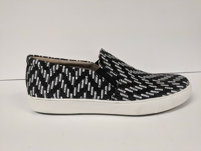 naturalizer black slip on sneakers