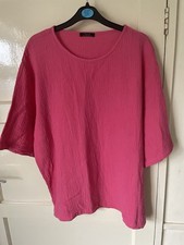 Ladies Fuschia Pink Crinkle Patterned Top Has Short Sleeves