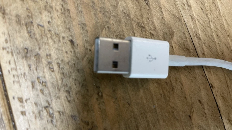 Apple A1379 USB-A Mac Book Air Superdrive Silver MC684ZM/A External Drive - Image 3 of 4