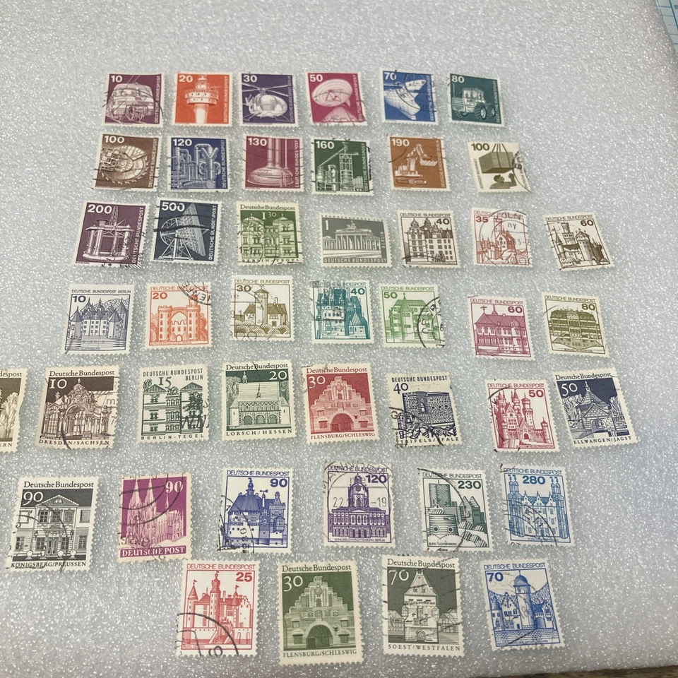 45 USED/Cancel Small West Germany Deutsche Bundespost 1945-1985 Stamps. $1Ships. - Image 4 of 4
