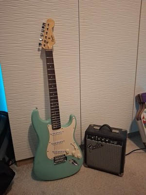 Fender Squier Bullet Strat E-Gitarre mit Verstärker