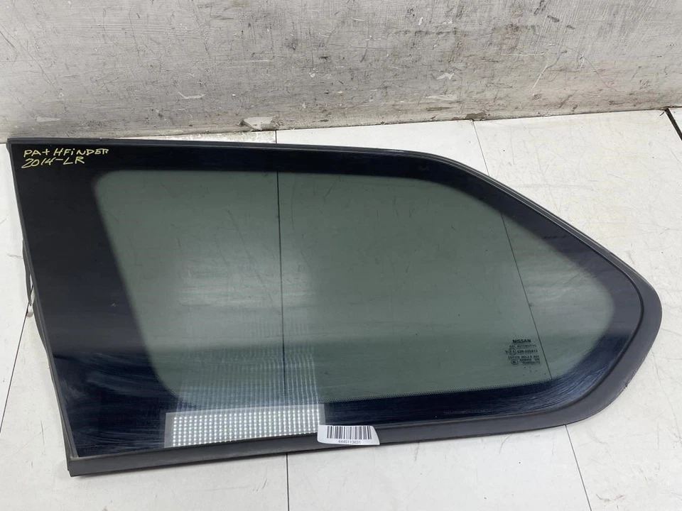 Nissan Pathfinder 2014 cuarto de cristal trasero izquierdo lado del conductor OEM+  Foto 4 de 4