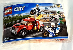 LEGO CITY: Tow Truck Trouble (60137) Full Set
