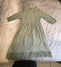 SHEIN Women's M Green Fit & Flare V-Neck 3/4 Sleeve Midi Dress Crochet Hem
