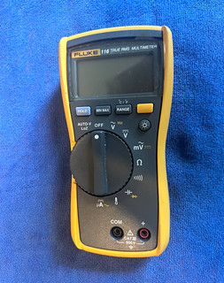 Fluke 116 True RMS 6000 Count Digital Multimeter CAT III 600V 10A