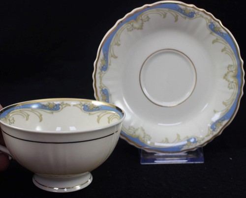 Syracuse Carvel Group of 2 Cup & Saucer Sets and 1 10 Inch Oval Vegetable Bowl - Picture 8 of 9