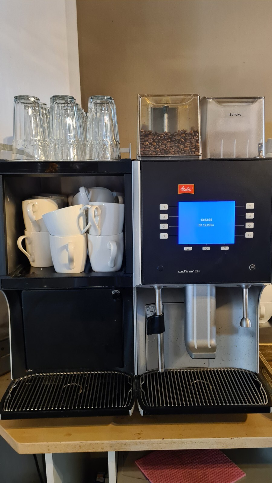 Professional Melitta Kaffeevollautomat Cafina XT4 Scheckheft gepflegt