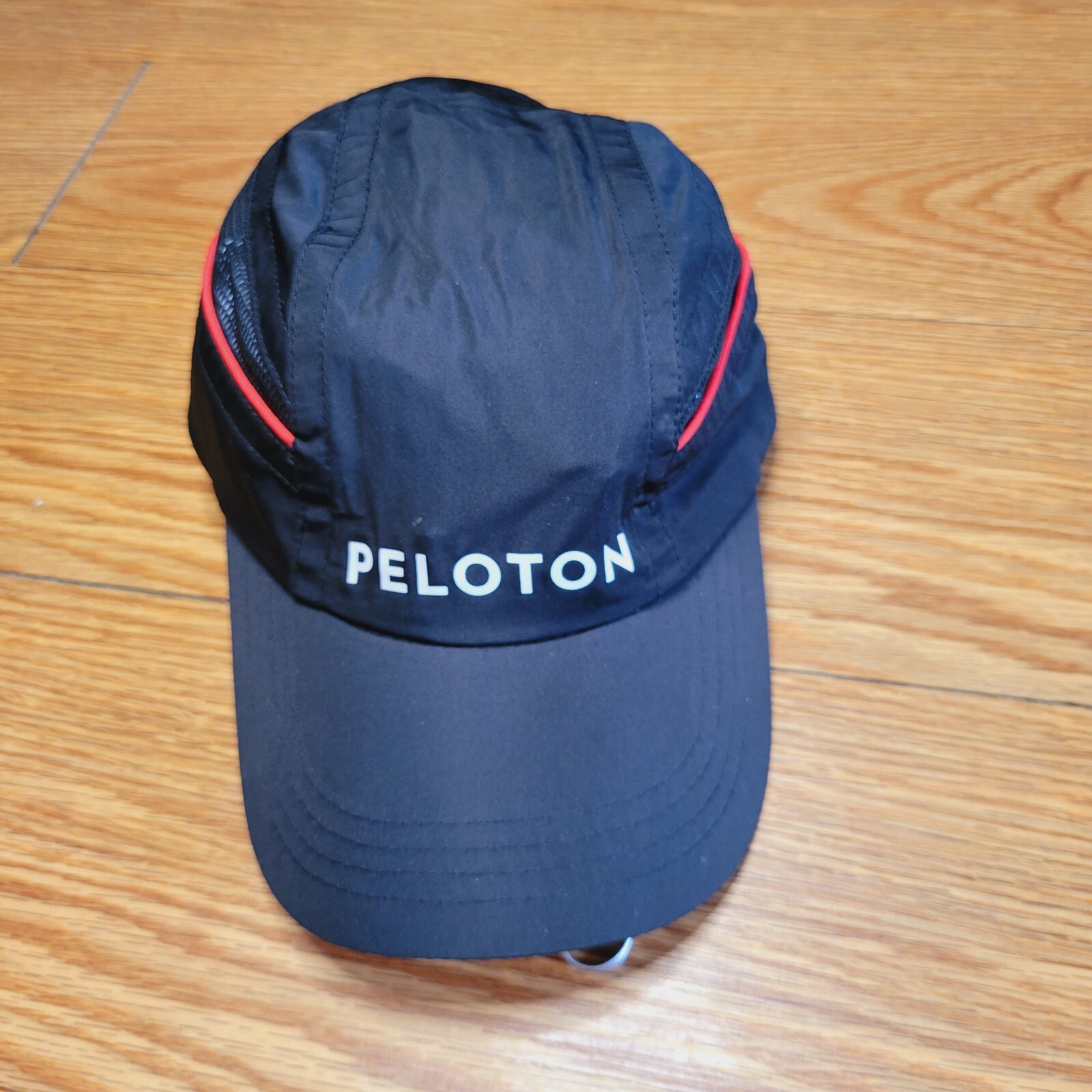 peloton-shield-running-cap-black-red-unisex-gem