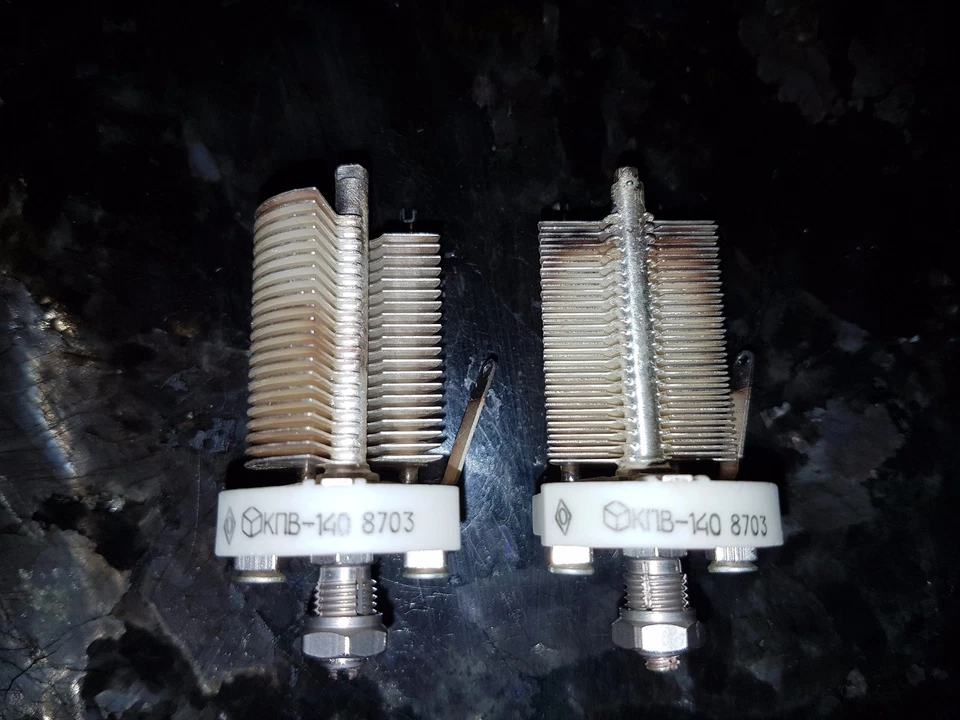 Luft variabler Keramikkondensator 8-140pF 300V versilbert UdSSR Posten 2 Stück +