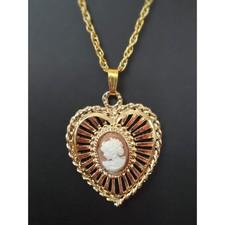 Heart-shaped Cameo Style Pendant Necklace