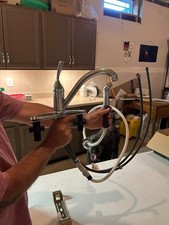 delta single handle kitchen faucet with sprayer