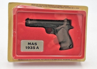 PISTOLS & REVOLVERS '' MAS 1935 A '' BLACKSMITHS (026)