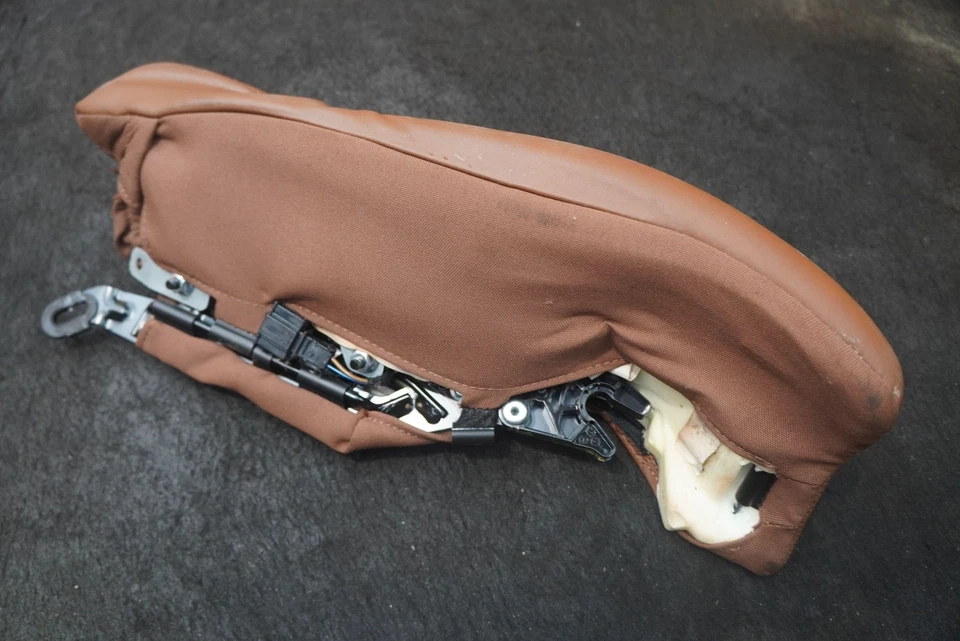 Airbag de asiento trasero derecho 971880442 OEM Porsche Panamera 971 2017-2018 Foto 3 de 4