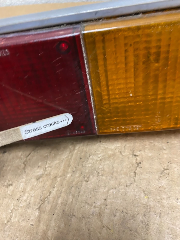 Lanterna traseira lateral direita do passageiro Alfa Romeo Spider 1970 a 1982 O6576 PS - Imagem 4 de 4