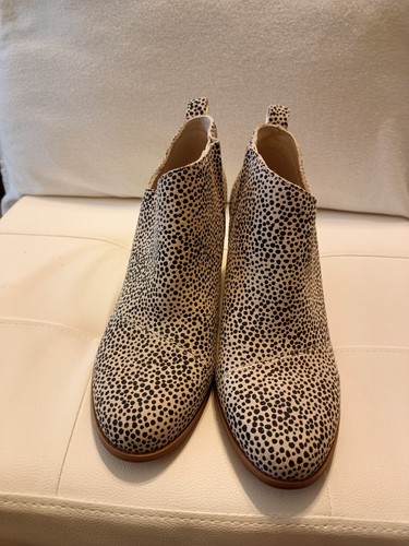 TOMS ANKLE BOOTS AT AN ANGLE LEOPARD DESIGN SZ 9 GORGEOUS - Picture 6 of 8