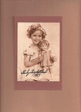 SHIRLEY TEMPLE signed (1983) SEPIA PHOTO !