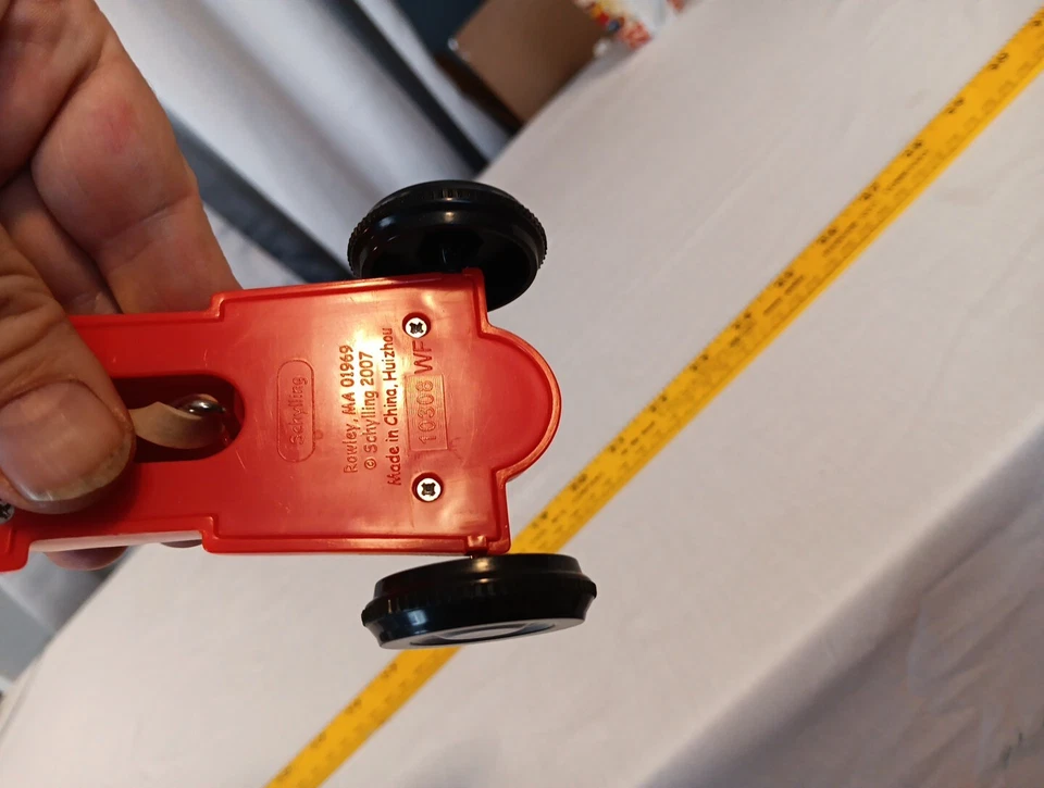 РЕЗИНОВАЯ ЛЕНТА RACER красный автомобиль гонки пластиковый SCHYLLING винтажный игрушка отличном состоянии - Изображение 4 из 4