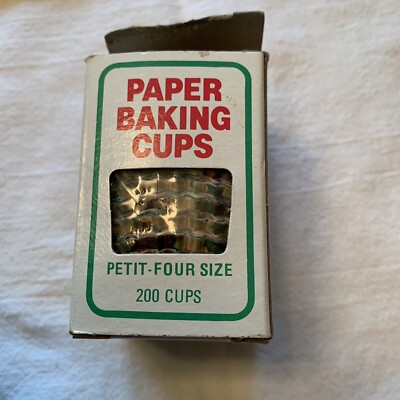 Petit Four Cups Fox Run Christmas VTG Holly Print OPEN box ''200'' Cupcake Liners