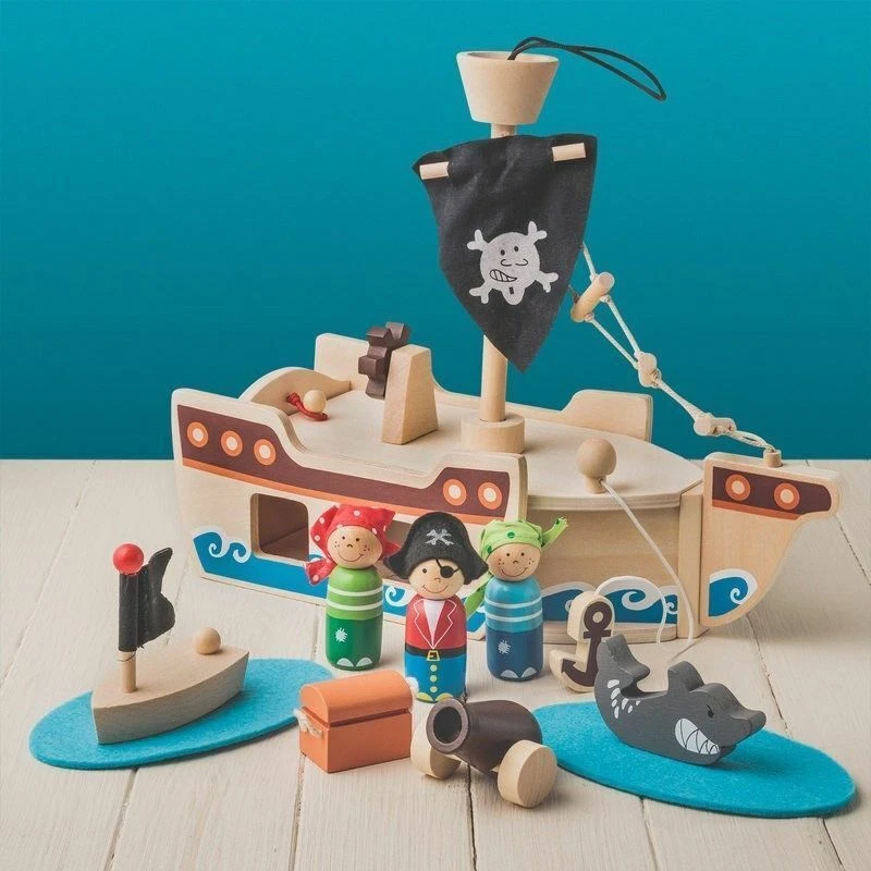 Wooden pirate store figures
