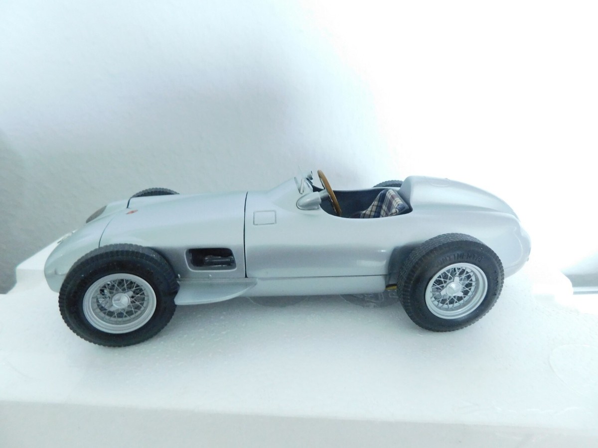 CMC M-006 * MERCEDES BENZ W196 SILBERPFEIL MONOPOSTO * 1955 CMC M-006 * MERCEDES BENZ W196 SILBERPFEIL MONOPOSTO * 1955