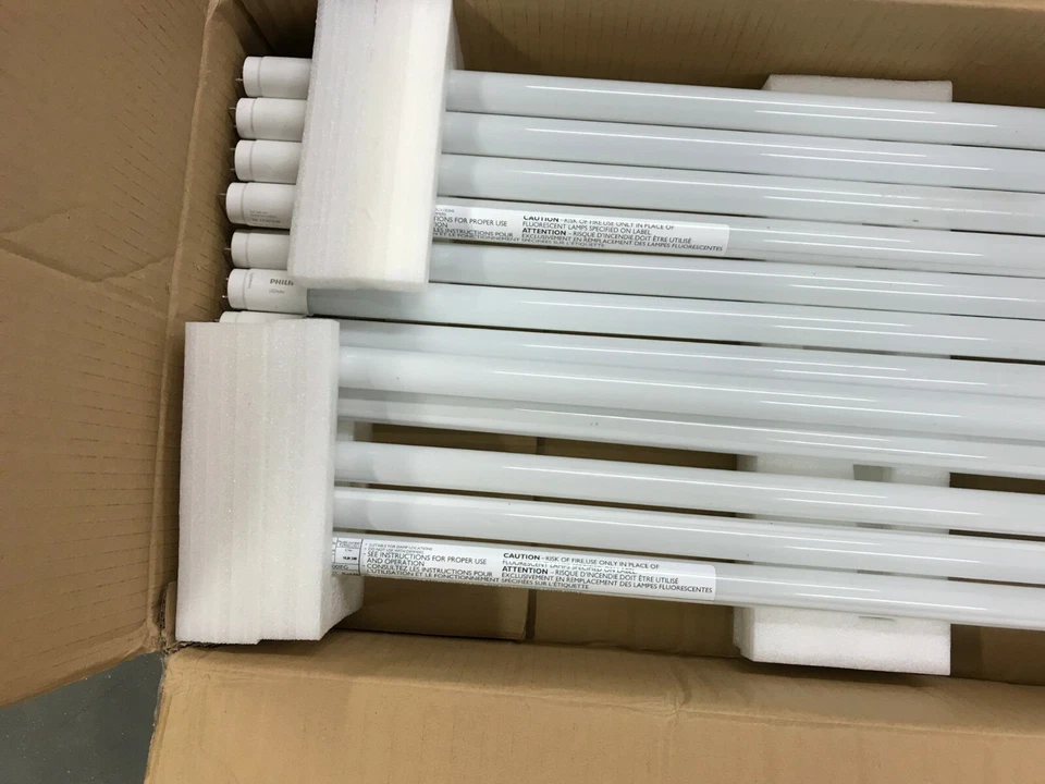 Lot of 12 Philips LED InstantFit 3-Foot T8 Tube Light Bulb 1200-Lumen 4000K - Image 2 of 4