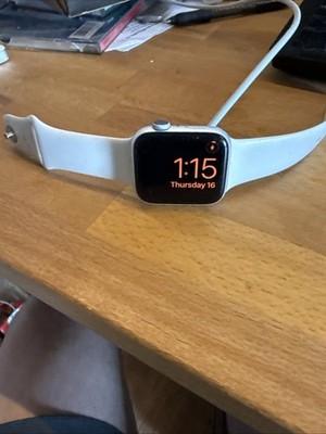 WiFi Only Apple Watch Series 4 GPS A1978 44mm Silver