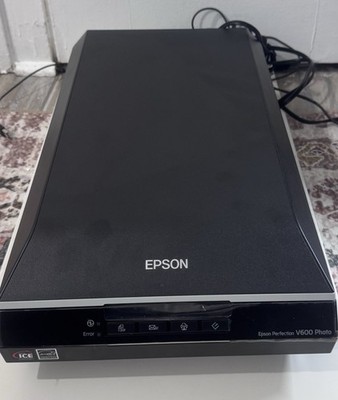 Epson Perfection V600 Photo Flatbed Scanner J252A w/ AC Adapter Tested Power On