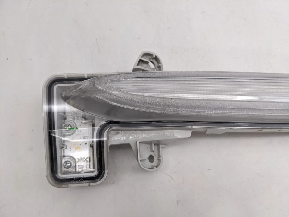 Faro antiniebla derecho pasajero Toyota Corolla 2020-2022 Foto 4 de 4