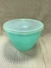 Vintage Tupperware 679 Jadeite Green Crisp-It Lettuce Keeper Bowl w/Lid No Spike