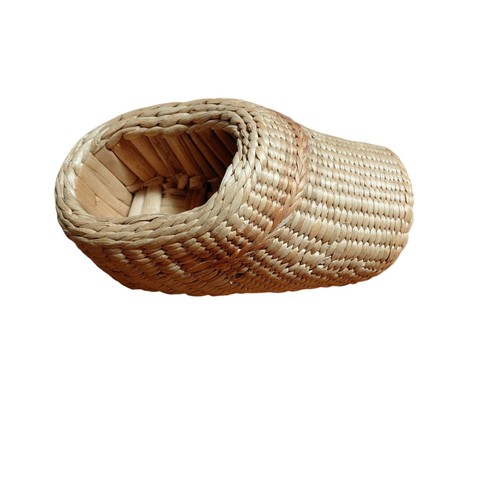 Woven lotus shoe foot binding