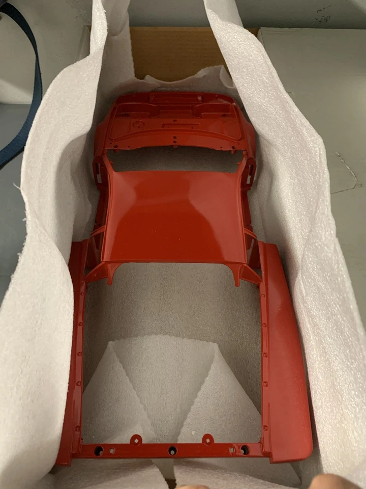 KIT MODELLINO POCHER FERRARI TESTAROSSA 1/8 Pezzi Da Montare | NUOVO ORIGINAL - Immagine 3 di 4