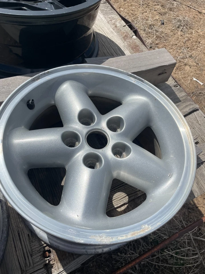 Jeep Cherokee (1996) Wrangler (1997-2001) Wheel Rim 15" 9016 SILVER - Image 4 of 4