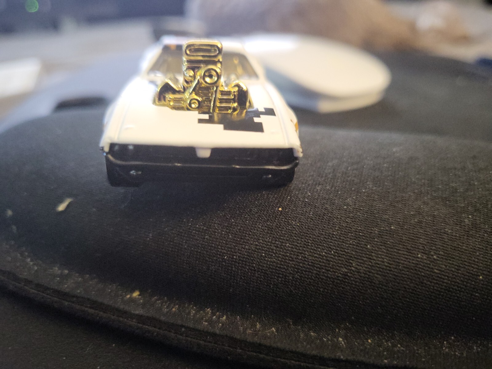 Picture 4 of 7