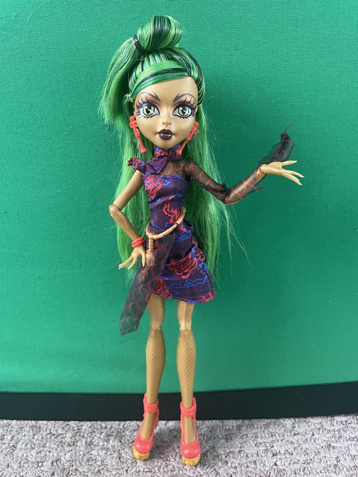 Boneca Monster High Jinafire Long Scaris - O Espaço Virtual do Colecionador