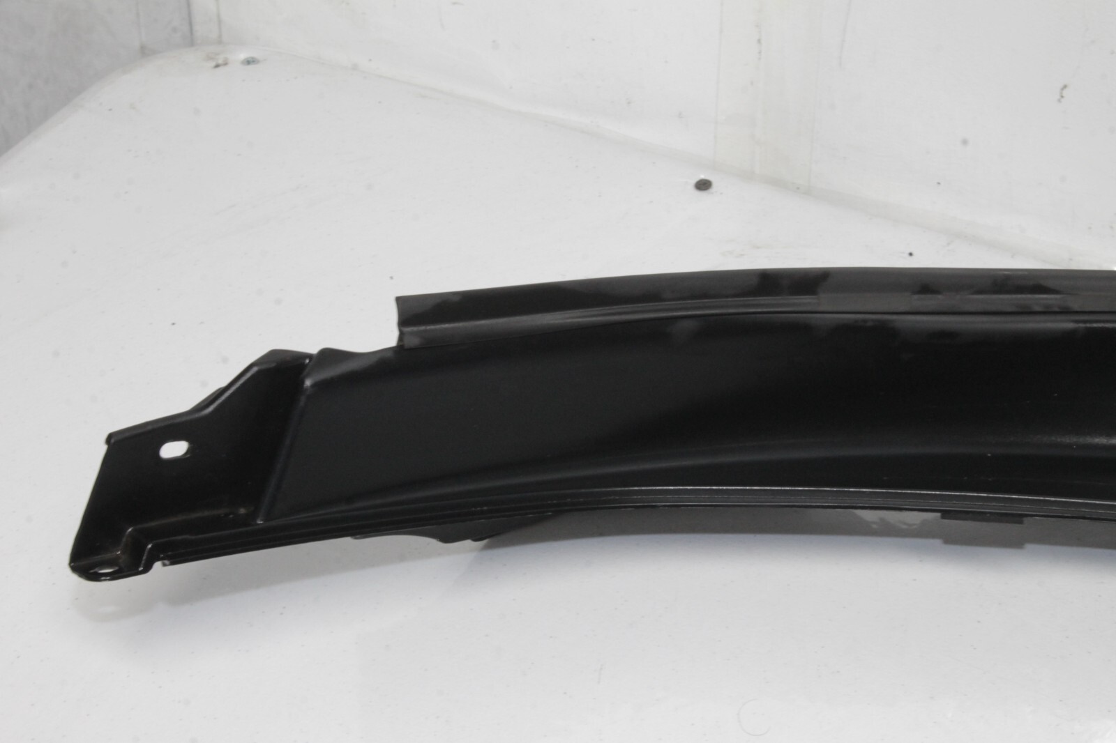 12-14 MCLAREN MP4-12C 12C 570 OEM FRONT WINDSHIELD WIPER COWL PLASTIC TRIM