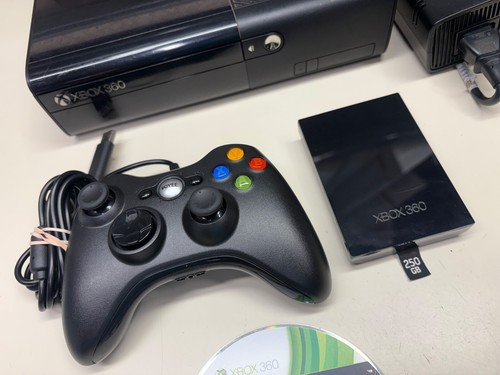 MICROSOFT XBOX 360 CONSOLE 250GB W/ CONTROLLER / CABLES / WORKING + GAME - Bild 4 von 10