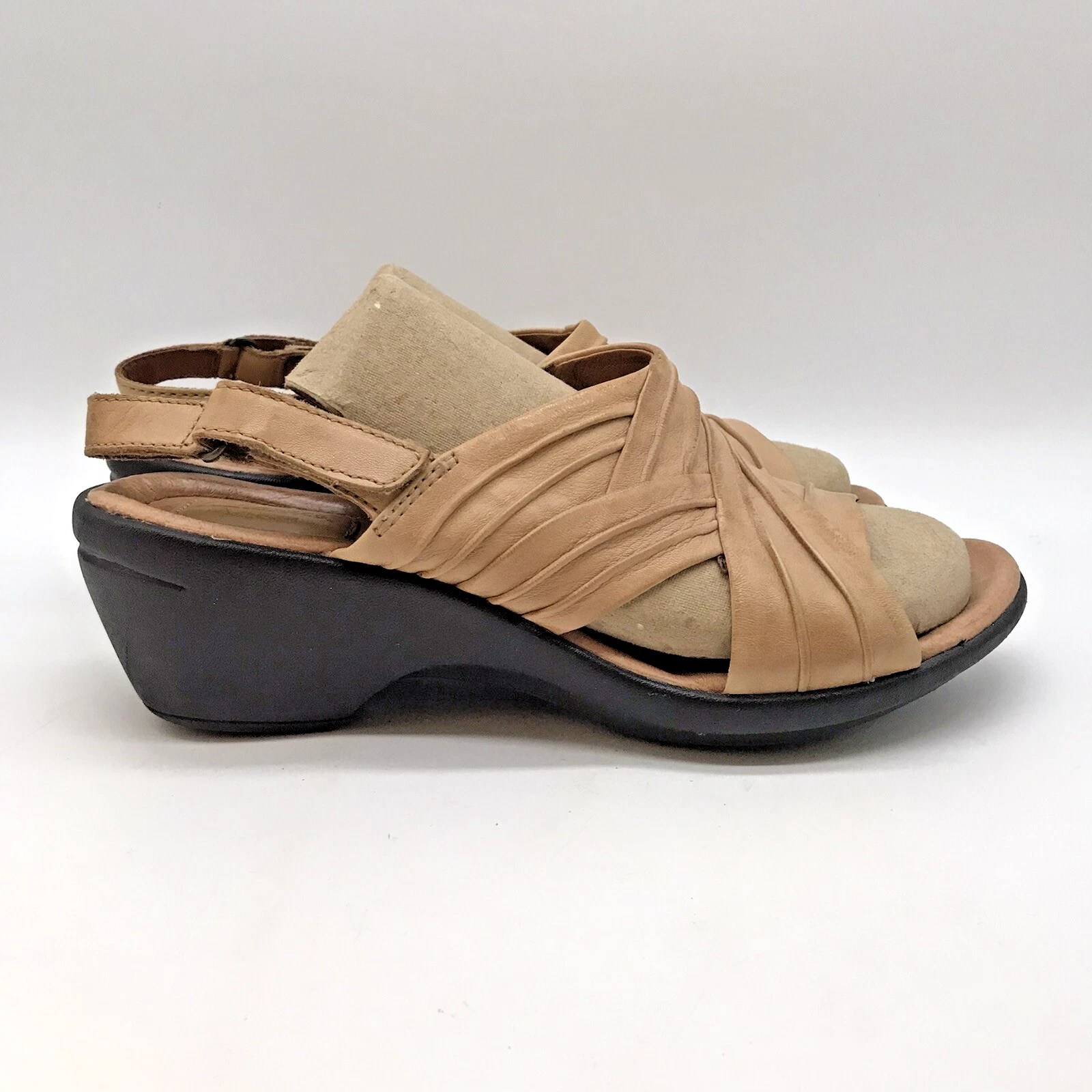 Clarks Artisan sandalo slingback tacco a blocco donna 8M marrone cinturino plissettato scarpa