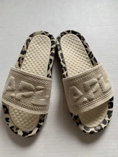 APL Women's Sz 5 Slide Parchment/Leopard Big Logo Techloom Sandals