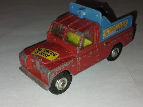 VTG CORGI No 487 CHIPPERFIELDS CIRCUS LAND ROVER PARADE VEHICLE. PARTS/RESTO