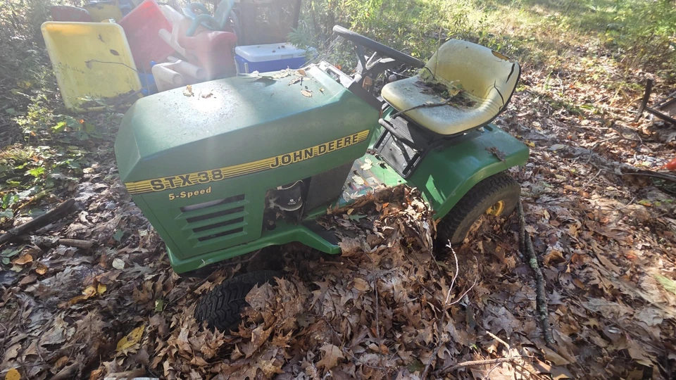 John Deere STX38 Ride-On Mower – Rough / Needs Work (No Key) – AS-IS - Image 2 of 4