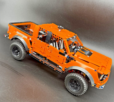 LEGO TECHNIC: Ford F-150 Raptor (42126)