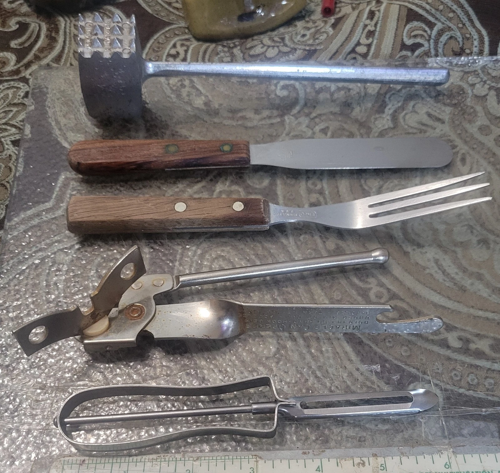 EKCO 5pc Vintage Kitchen Utensils Lot. Meat Tenderizer, Fork, Spreader, Peeler&