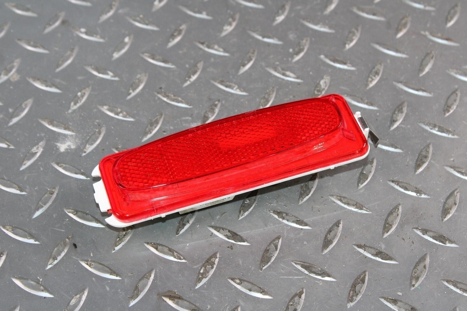 19-24 CONTINENTAL GT GTC Red RH or LH Rear Back Side Marker Lamp Light Lens OEM