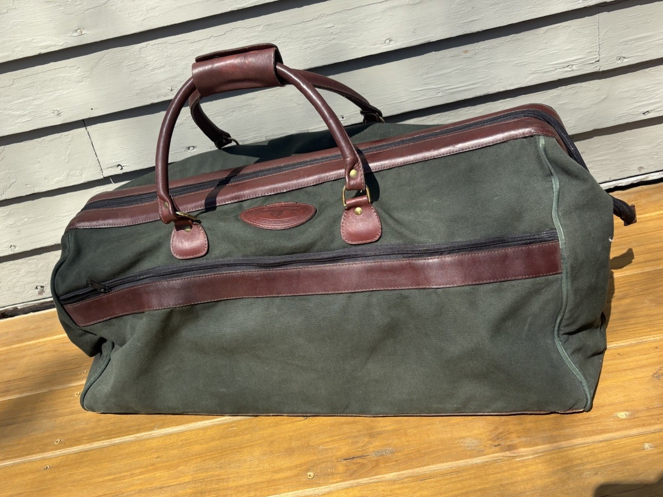 ORVIS 27&rdquo; Battenkill Green Canvas Leather Bottom Large Duf
