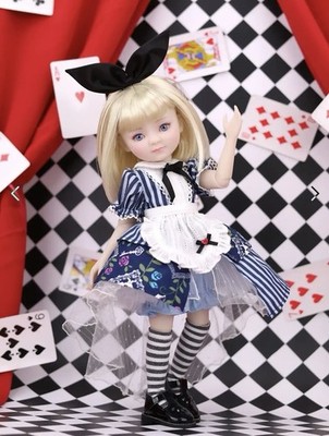 Ruby Red Fashion Friends Puppe Alice im Wunderland Siblies